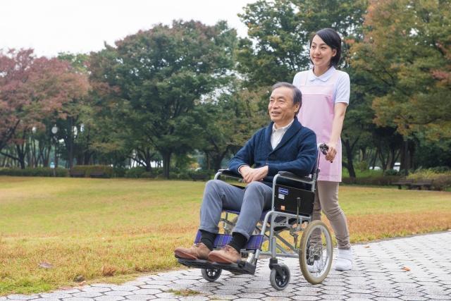 名古屋市緑区 介護付き有料老人ホームの介護職 正社員 月給 211000 221000円 寮有 愛知県名古屋市緑区の実務者研修 ヘルパー1級 の求人 募集 中日キャリアサービス