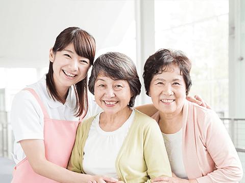 【豊田市】介護老人保健施設の介護職員　経験者歓迎！未経験者もOK！