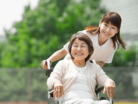 【名古屋市北区】住宅型有料老人ホームの介護職　正社員　月給229,000円～　未経験者可
